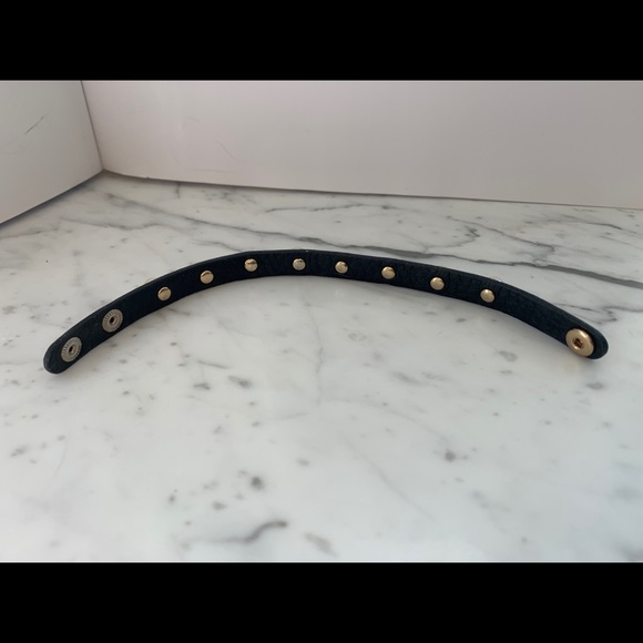 Leather and faux-pearl bracelet - Picture 3 of 6